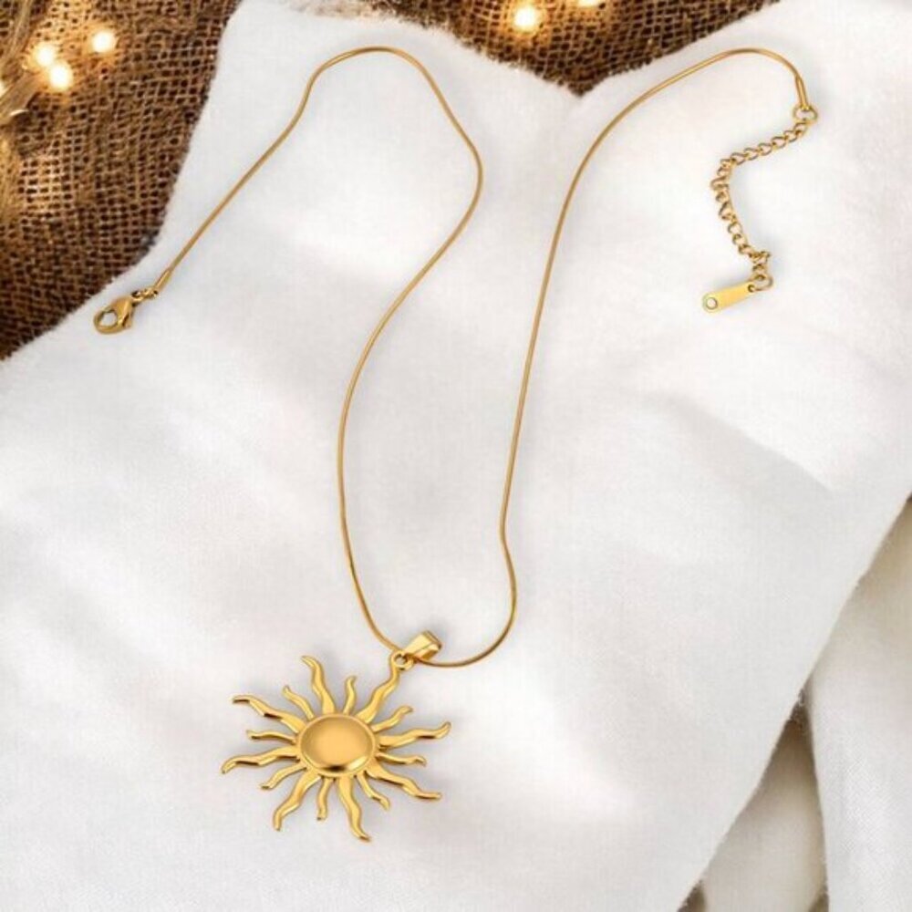 Elegant Gold Sun Pendant Necklace - Picture 5 of 9